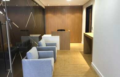 Imagem: O depósito possui 5 Vagas na garagem, 217m² de Área, Imóvel