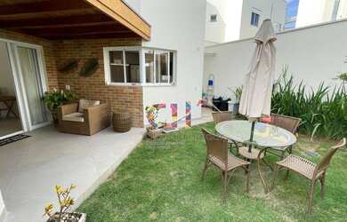 Imagem: A casa em condomínio à venda possui 3 Dormitórios, 4 Banheiros