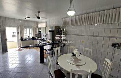 Imagem 9: Casa à venda no Centro de Imbituba em terreno de 400m²