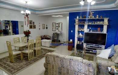 Imagem: A casa possui 2 Dormitórios, 3 Banheiros, 3 Vagas na garagem