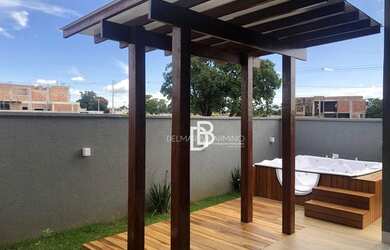 Imagem: A casa em condomínio possui 3 Dormitórios, 2 Banheiros, 2