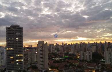 Imagem: O apartamento possui 3 Dormitórios, 3 Banheiros, 2 Vagas na