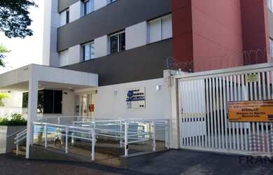 Imagem: O apartamento possui 1 Dormitório, 1 Banheiro, 1 Vaga na garagem