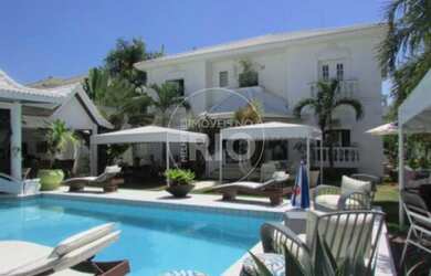 Imagem: A casa em condomínio possui 5 Dormitórios, 5 Banheiros, 5