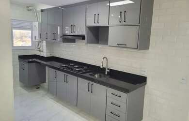 Imagem: O apartamento possui 3 Dormitórios, 2 Banheiros, 2 Vagas na