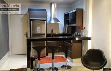 Imagem: O apartamento possui 1 Dormitório, 1 Banheiro, 1 Vaga na garagem