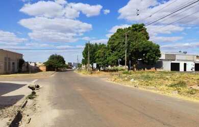 Imagem: O terreno possui 930m² de Área e está localizado em Cardoso