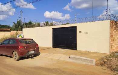 Imagem: A casa possui 2 Dormitórios, 1 Banheiro, 5 Vagas na garagem