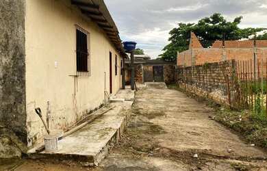 Imagem 3: Casa. Varanda, 430.000m² de Área, 5 Vagas na garageme2 Dormitórios