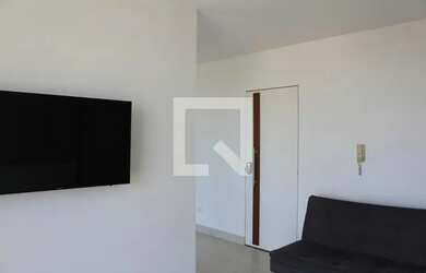 Imagem: A casa possui 1 Dormitório, 1 Banheiro, 1 Vaga na garagem