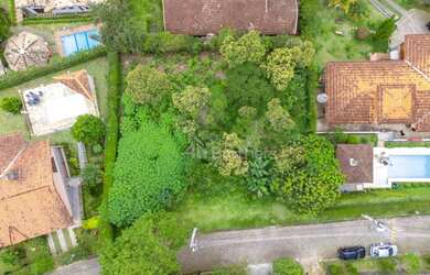 Imagem: O terreno possui 900m² de Área e está localizado em Albuquerque