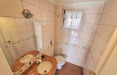 Imagem: A casa em condomínio possui 3 Dormitórios, 4 Banheiros, 3