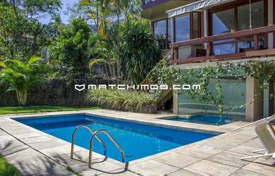 Imagem: A casa em condomínio possui 5 Dormitórios, 5 Banheiros, 4