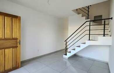 Imagem: A casa possui 2 Dormitórios, 2 Banheiros, 3 Vagas na garagem