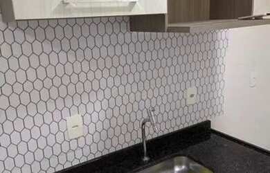 Imagem: O apartamento possui 2 Dormitórios, 1 Banheiro, 1 Vaga na garagem