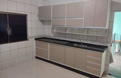 Imagem: A casa possui 3 Dormitórios, 3 Banheiros, 5 Vagas na garagem