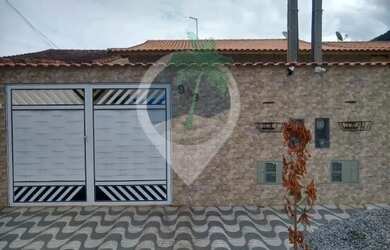 Imagem: A casa possui 2 Dormitórios, 2 Banheiros, 2 Vagas na garagem