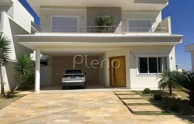 Imagem: A casa em condomínio possui 4 Dormitórios, 5 Banheiros, 2