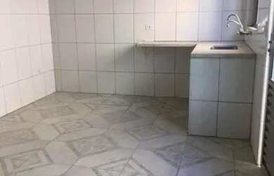 Imagem: A casa possui 2 Dormitórios, 1 Banheiro, 1 Vaga na garagem