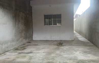 Imagem: A casa possui 2 Dormitórios, 1 Banheiro, 4 Vagas na garagem