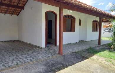 Imagem: A casa possui 2 Dormitórios, 2 Banheiros, 1 Vaga na garagem