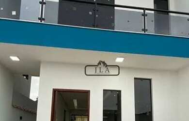 Imagem: A casa possui 2 Dormitórios, 3 Banheiros, 2 Vagas na garagem