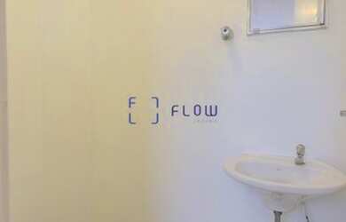 Imagem 6: Apartamento com 2 quartos (sem suíte), 2 banheiros, 1 vaga de garagem e elevador