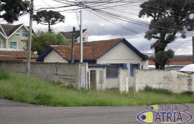 Imagem: A casa possui 3 Dormitórios, 1 Banheiro, 3 Vagas na garagem