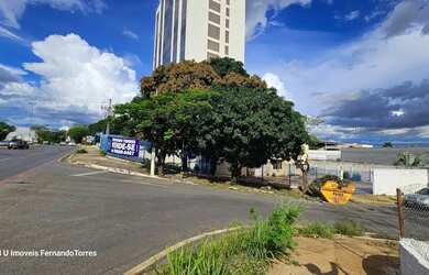 Imagem: O terreno possui 876m² de Área e está localizado em Cidade