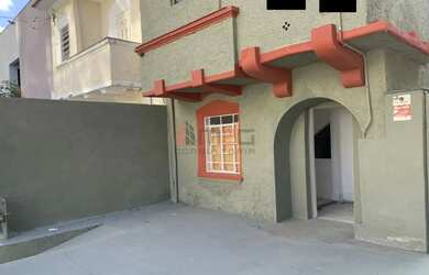 Imagem: O depósito possui 192m² de Área e está localizado em Água