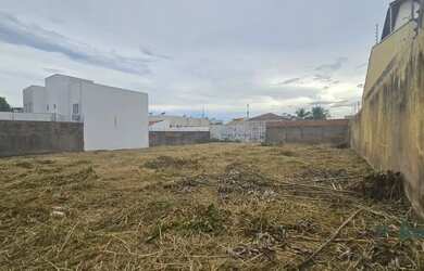 Imagem: O terreno possui 838m² de Área e está localizado em Jardim