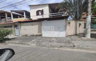 Imagem: A casa possui 3 Dormitórios, 2 Banheiros, 2 Vagas na garagem