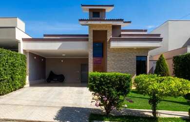 Imagem: A casa possui 3 Dormitórios, 4 Banheiros, 4 Vagas na garagem