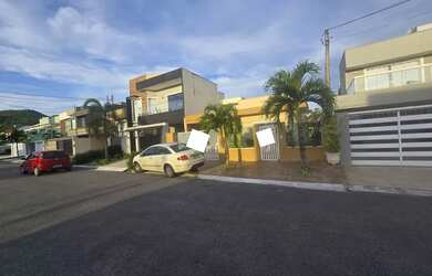 Imagem: A casa em condomínio possui 3 Dormitórios, 4 Banheiros, 1