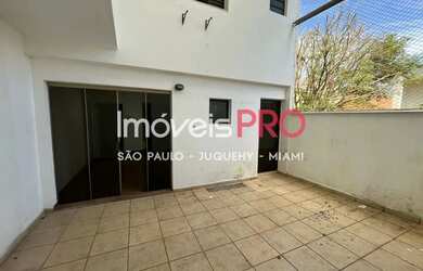 Imagem: A casa possui 4 Dormitórios, 5 Banheiros, 2 Vagas na garagem