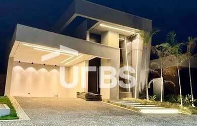 Imagem: A casa em condomínio possui 4 Dormitórios, 3 Banheiros, 2