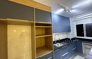 Imagem: O apartamento possui 2 Dormitórios, 1 Banheiro, 1 Vaga na garagem