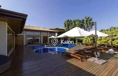 Imagem: A casa em condomínio possui 5 Dormitórios, 5 Banheiros, 5