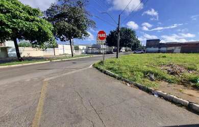 Imagem: O terreno possui 600m² de Área e está localizado em Setor