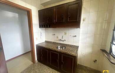 Imagem 5: Apartamento a Venda de 2 dormitórios 1 Suíte Andar Alto - Bairro Centro...