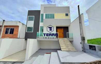 Imagem: A casa em condomínio possui 3 Dormitórios, 3 Banheiros, 2