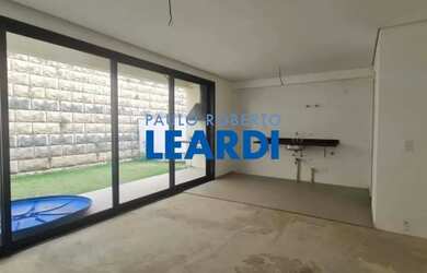 Imagem: A casa em condomínio possui 3 Dormitórios, 5 Banheiros, 3