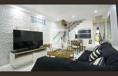 Imagem: A casa possui 2 Dormitórios, 4 Banheiros, 2 Vagas na garagem