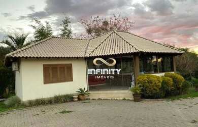 Imagem: A casa em condomínio possui 3 Dormitórios, 3 Banheiros, 4