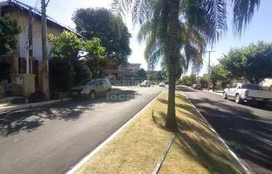 Imagem: A casa em condomínio possui 5 Dormitórios, 5 Banheiros, 4