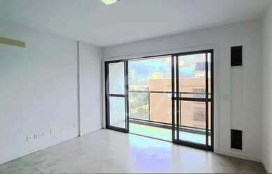 Imagem: O apartamento possui 1 Dormitório, 1 Banheiro, 1 Vaga na garagem