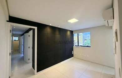 Imagem: O depósito possui 1 Vaga na garagem, 60m² de Área e está