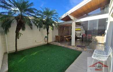 Imagem: A casa em condomínio possui 4 Dormitórios, 5 Banheiros, 5