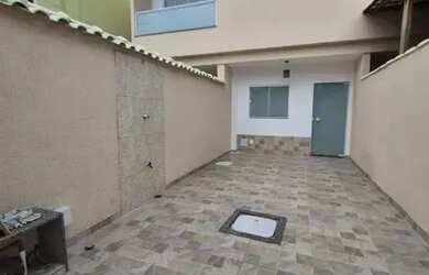 Imagem: A casa possui 4 Dormitórios, 3 Banheiros, 1 Vaga na garagem