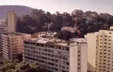 Imagem: O depósito possui 4 Vagas na garagem, 214m² de Área e está